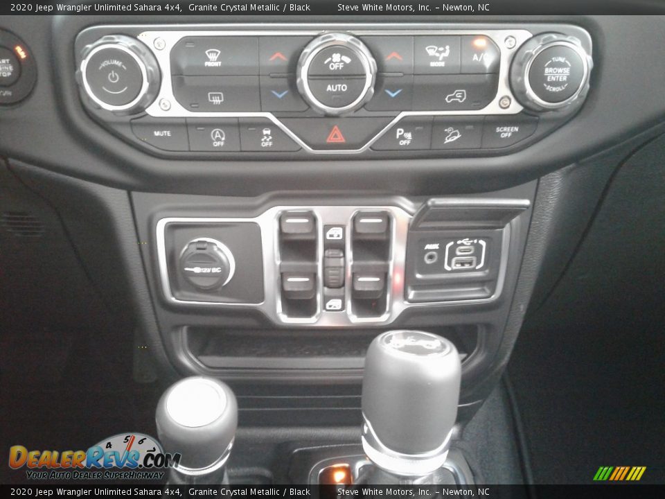 2020 Jeep Wrangler Unlimited Sahara 4x4 Granite Crystal Metallic / Black Photo #24