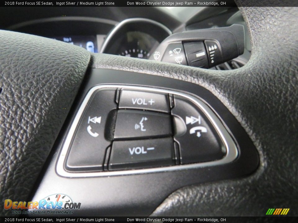 2018 Ford Focus SE Sedan Ingot Silver / Medium Light Stone Photo #35