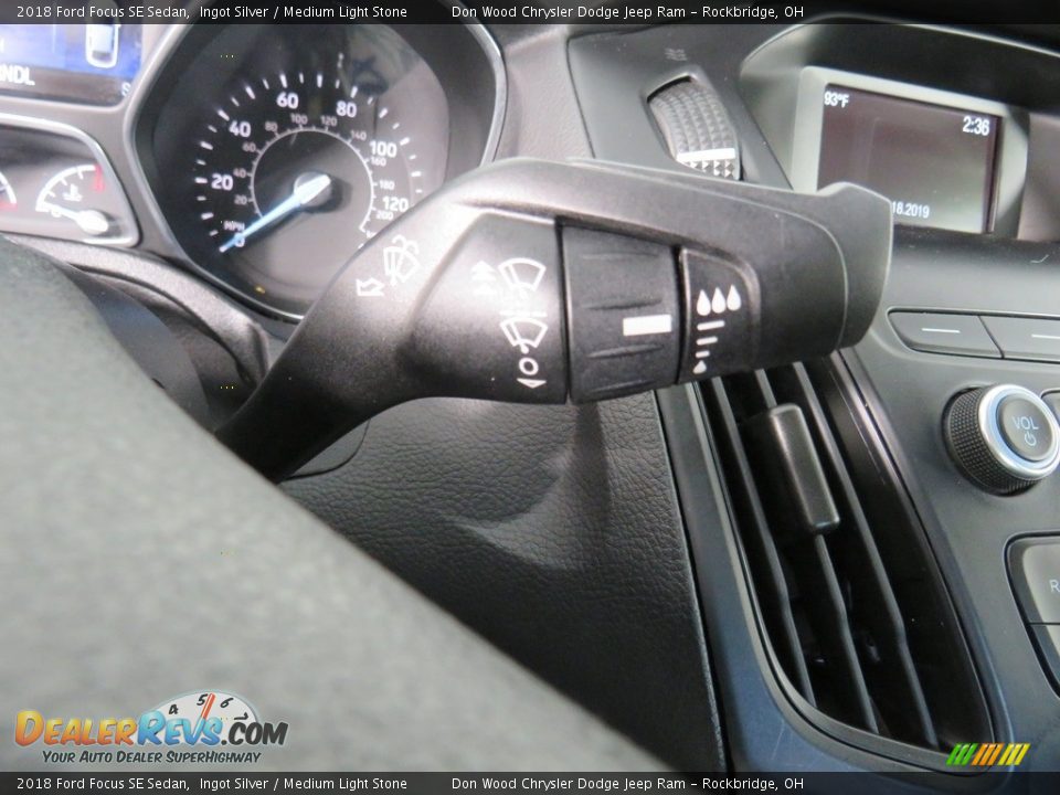 2018 Ford Focus SE Sedan Ingot Silver / Medium Light Stone Photo #36