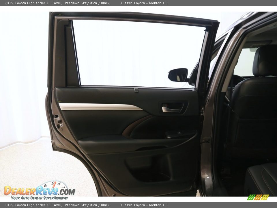 2019 Toyota Highlander XLE AWD Predawn Gray Mica / Black Photo #16
