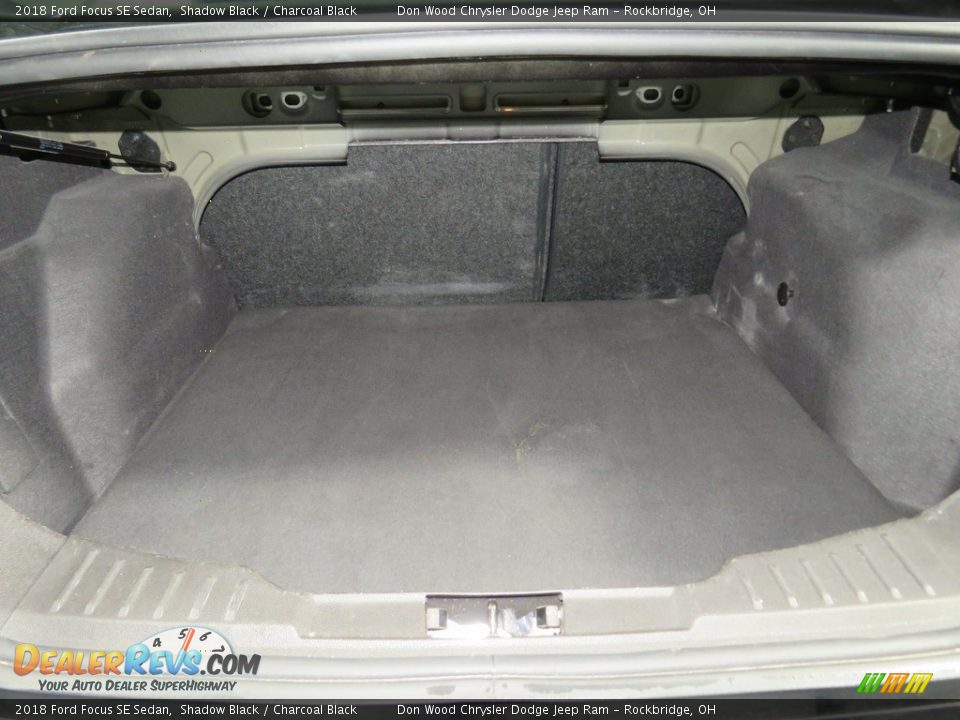 2018 Ford Focus SE Sedan Shadow Black / Charcoal Black Photo #14
