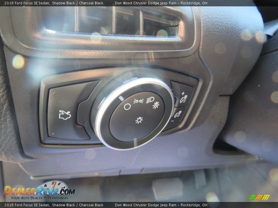 2018 Ford Focus SE Sedan Shadow Black / Charcoal Black Photo #19