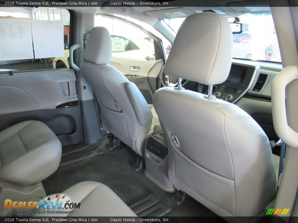 2016 Toyota Sienna XLE Predawn Gray Mica / Ash Photo #18