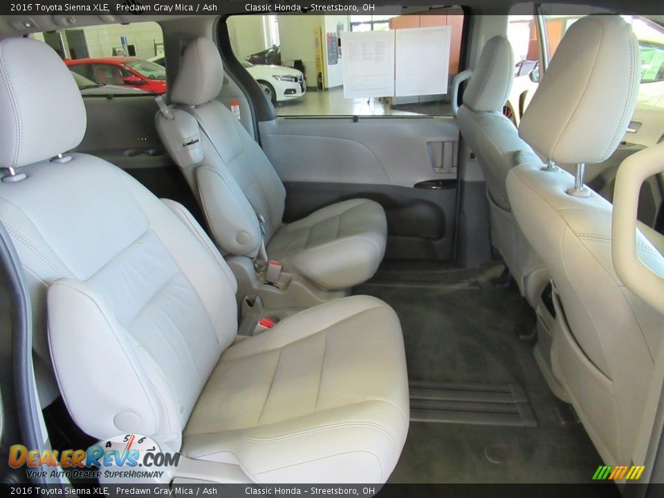 2016 Toyota Sienna XLE Predawn Gray Mica / Ash Photo #19