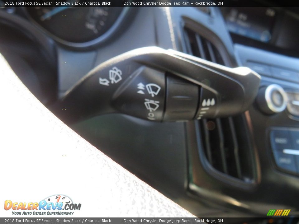 2018 Ford Focus SE Sedan Shadow Black / Charcoal Black Photo #25