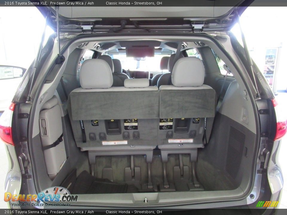 2016 Toyota Sienna XLE Predawn Gray Mica / Ash Photo #22