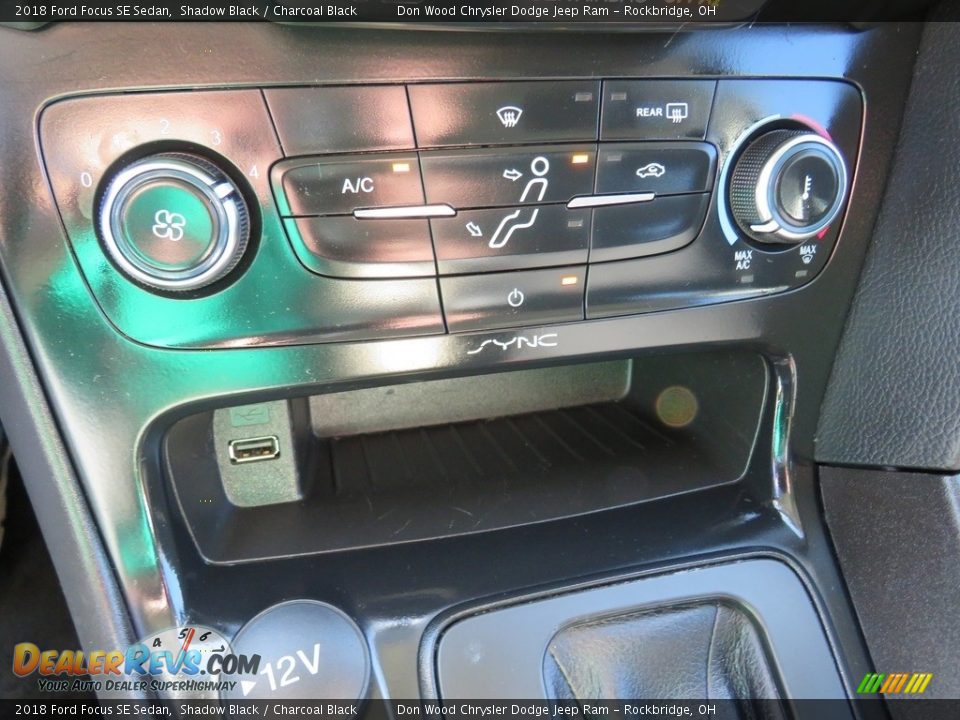 2018 Ford Focus SE Sedan Shadow Black / Charcoal Black Photo #27