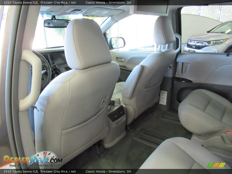 2016 Toyota Sienna XLE Predawn Gray Mica / Ash Photo #25