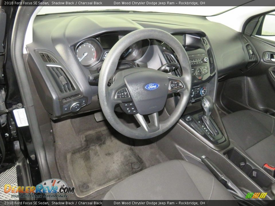 2018 Ford Focus SE Sedan Shadow Black / Charcoal Black Photo #30