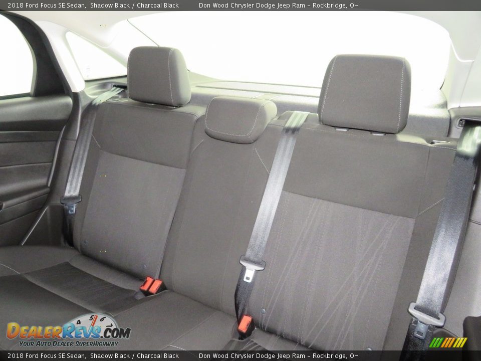 2018 Ford Focus SE Sedan Shadow Black / Charcoal Black Photo #31