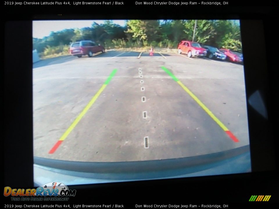 2019 Jeep Cherokee Latitude Plus 4x4 Light Brownstone Pearl / Black Photo #2