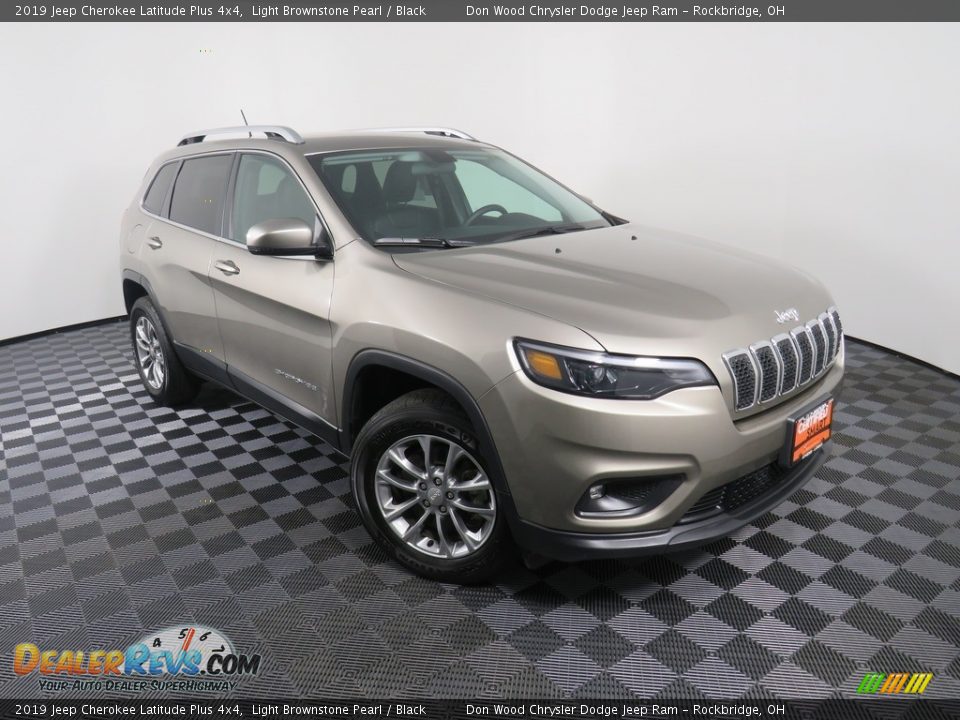2019 Jeep Cherokee Latitude Plus 4x4 Light Brownstone Pearl / Black Photo #3