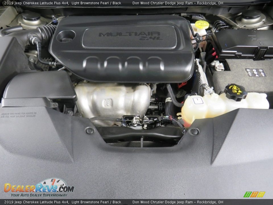 2019 Jeep Cherokee Latitude Plus 4x4 Light Brownstone Pearl / Black Photo #7