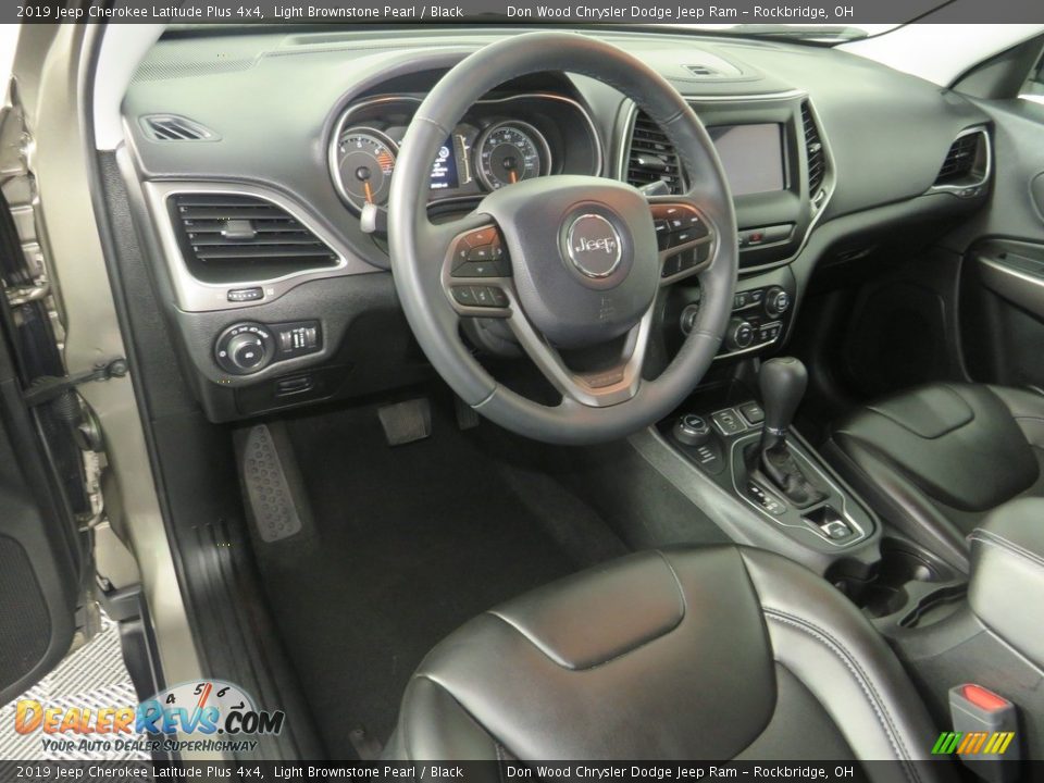 2019 Jeep Cherokee Latitude Plus 4x4 Light Brownstone Pearl / Black Photo #22