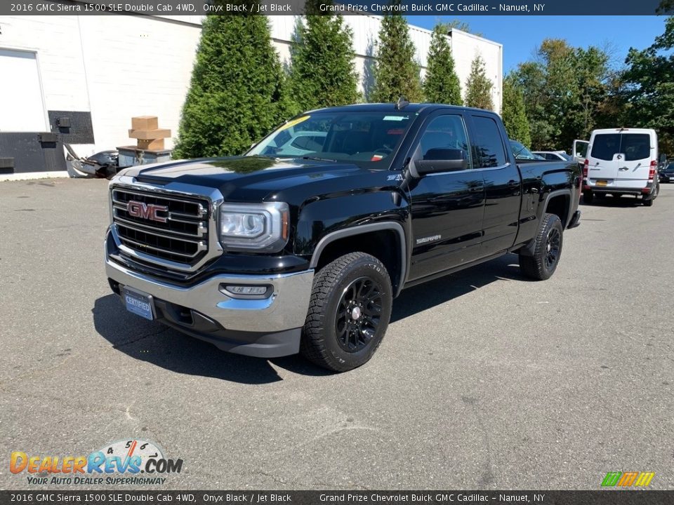 Front 3/4 View of 2016 GMC Sierra 1500 SLE Double Cab 4WD Photo #2