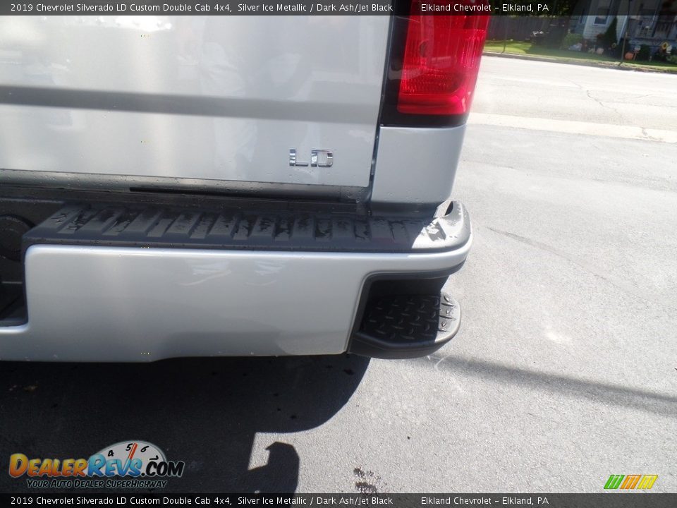 2019 Chevrolet Silverado LD Custom Double Cab 4x4 Silver Ice Metallic / Dark Ash/Jet Black Photo #13