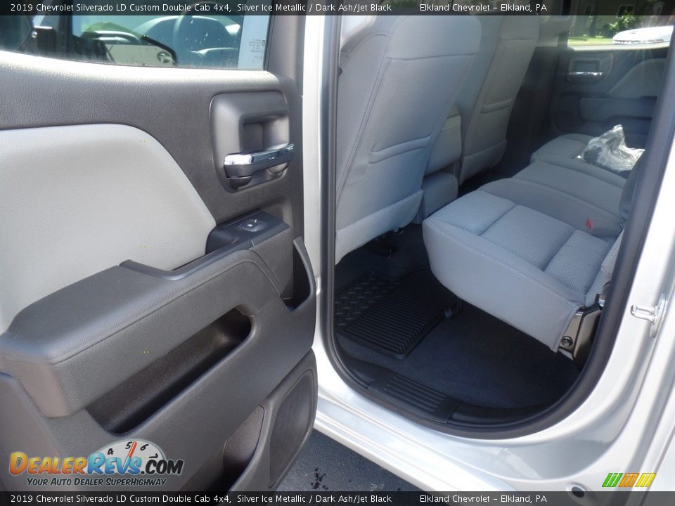 2019 Chevrolet Silverado LD Custom Double Cab 4x4 Silver Ice Metallic / Dark Ash/Jet Black Photo #32