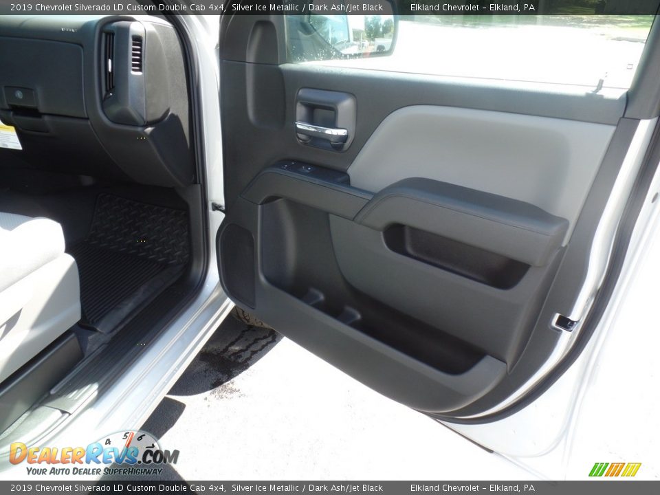2019 Chevrolet Silverado LD Custom Double Cab 4x4 Silver Ice Metallic / Dark Ash/Jet Black Photo #36