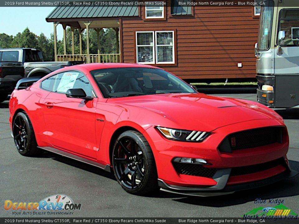 Front 3/4 View of 2019 Ford Mustang Shelby GT350R Photo #7
