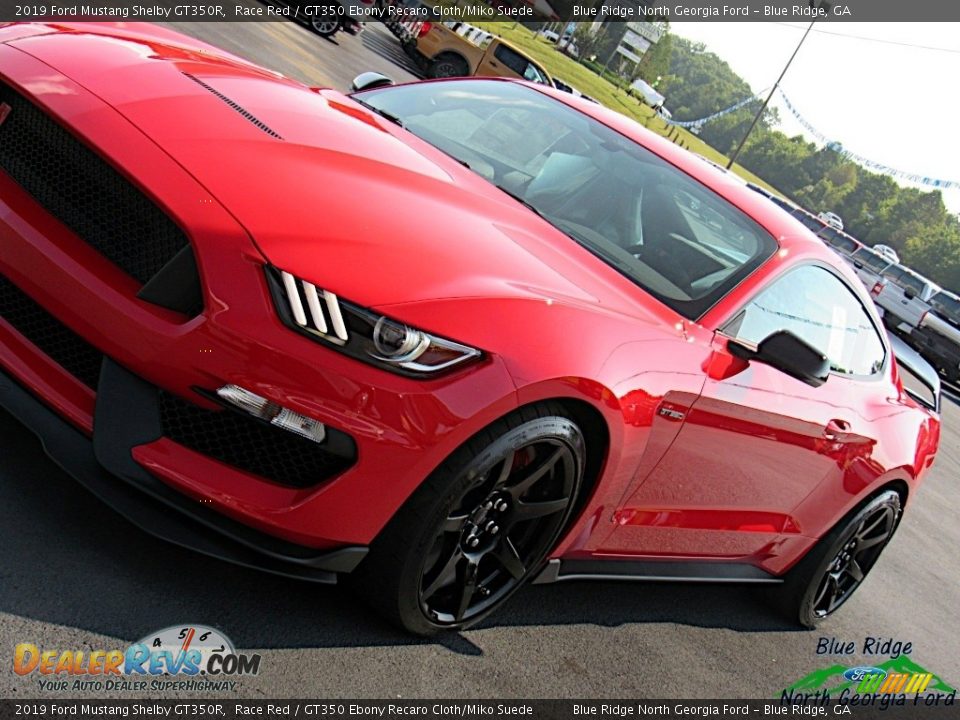 2019 Ford Mustang Shelby GT350R Race Red / GT350 Ebony Recaro Cloth/Miko Suede Photo #32