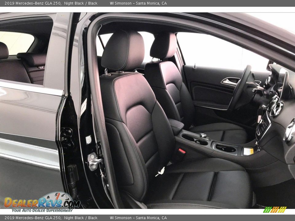 Front Seat of 2019 Mercedes-Benz GLA 250 Photo #5