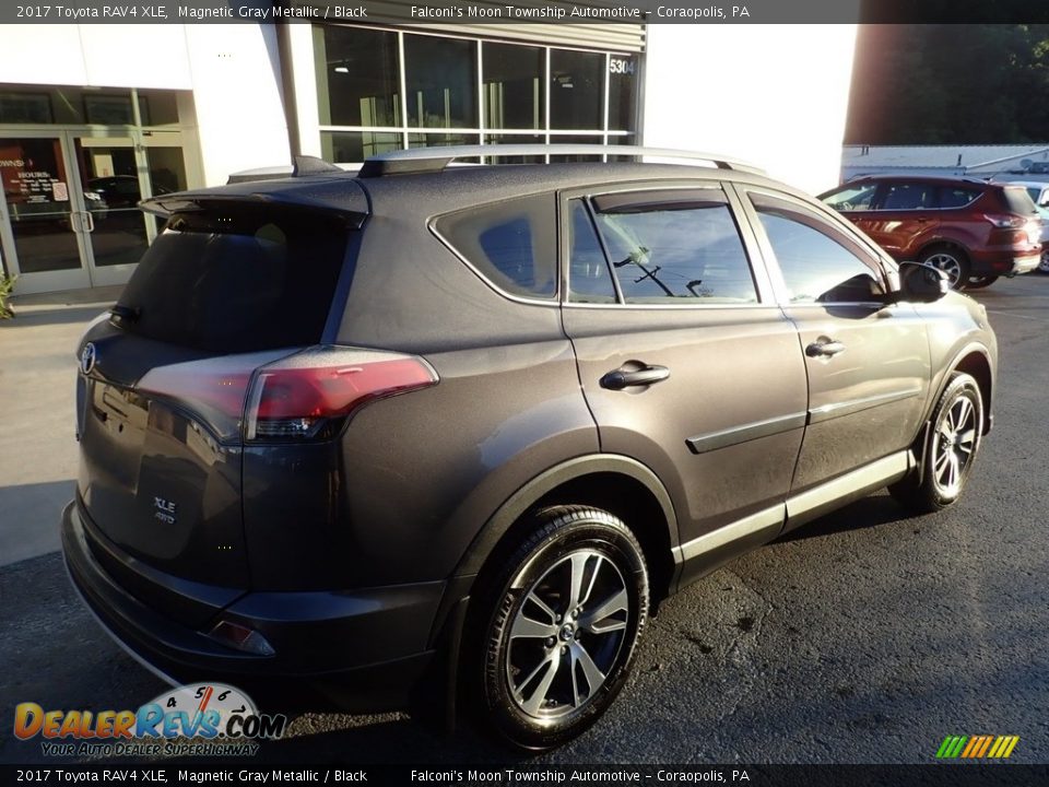 2017 Toyota RAV4 XLE Magnetic Gray Metallic / Black Photo #2