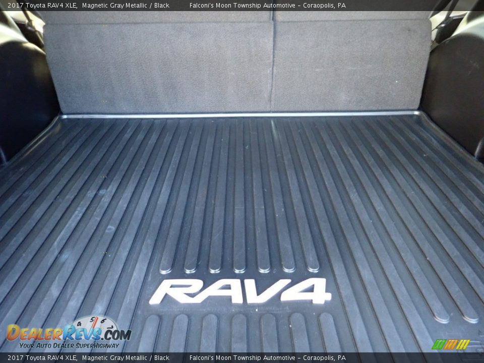 2017 Toyota RAV4 XLE Magnetic Gray Metallic / Black Photo #3