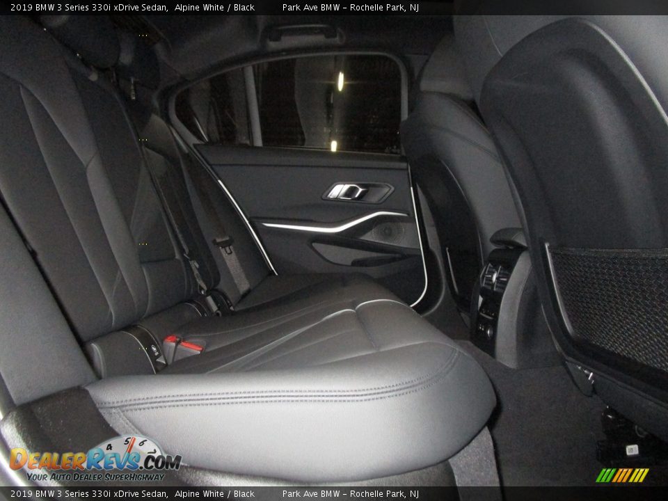 2019 BMW 3 Series 330i xDrive Sedan Alpine White / Black Photo #19