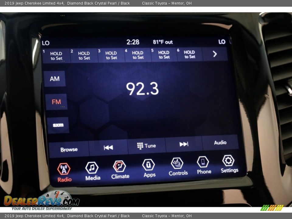 2019 Jeep Cherokee Limited 4x4 Diamond Black Crystal Pearl / Black Photo #11