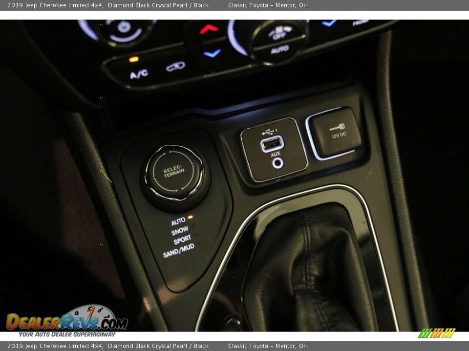 2019 Jeep Cherokee Limited 4x4 Diamond Black Crystal Pearl / Black Photo #17