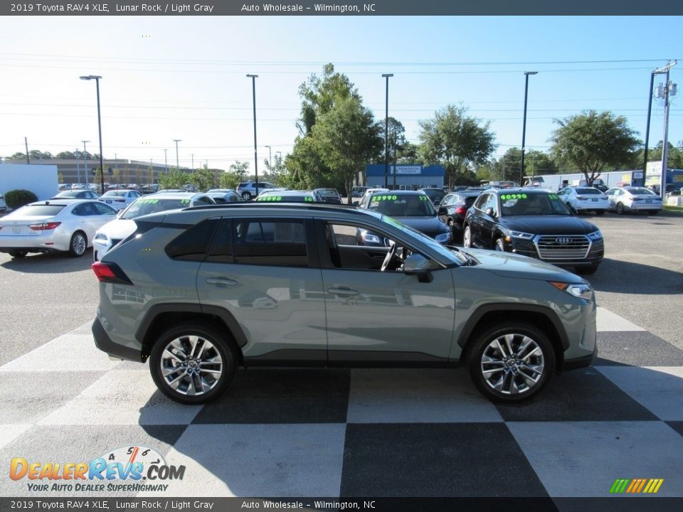 2019 Toyota RAV4 XLE Lunar Rock / Light Gray Photo #3