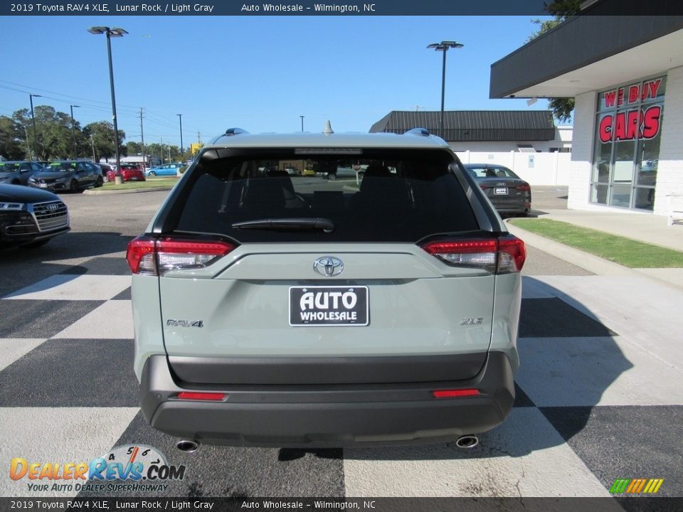 2019 Toyota RAV4 XLE Lunar Rock / Light Gray Photo #4