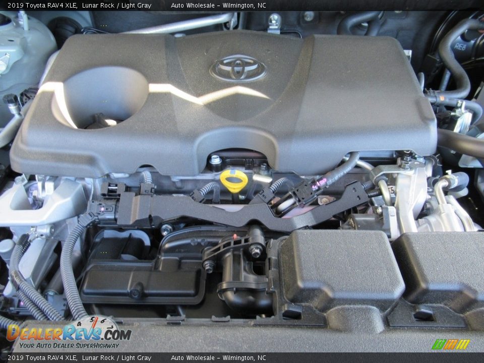 2019 Toyota RAV4 XLE Lunar Rock / Light Gray Photo #6