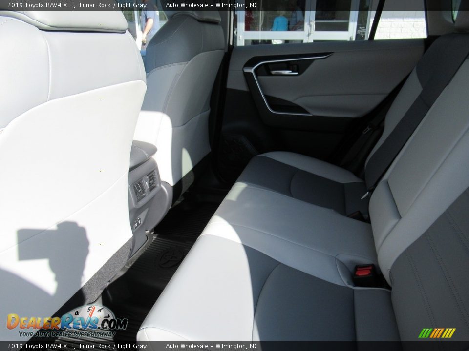 2019 Toyota RAV4 XLE Lunar Rock / Light Gray Photo #11