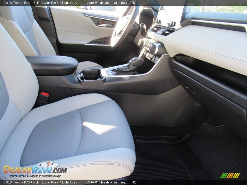 2019 Toyota RAV4 XLE Lunar Rock / Light Gray Photo #12