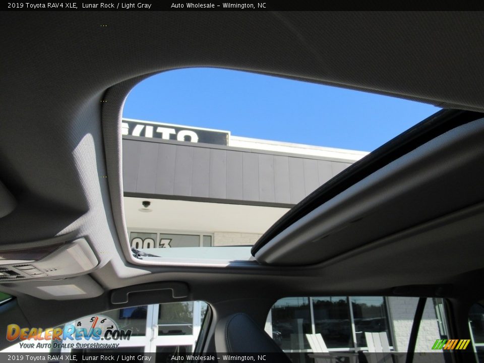 2019 Toyota RAV4 XLE Lunar Rock / Light Gray Photo #14