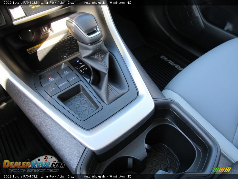 2019 Toyota RAV4 XLE Lunar Rock / Light Gray Photo #19