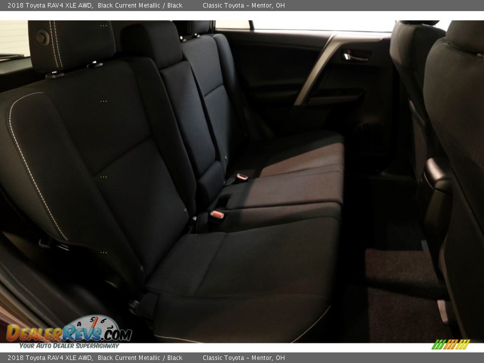 2018 Toyota RAV4 XLE AWD Black Current Metallic / Black Photo #16