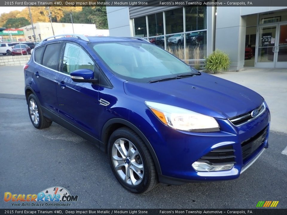 Front 3/4 View of 2015 Ford Escape Titanium 4WD Photo #9