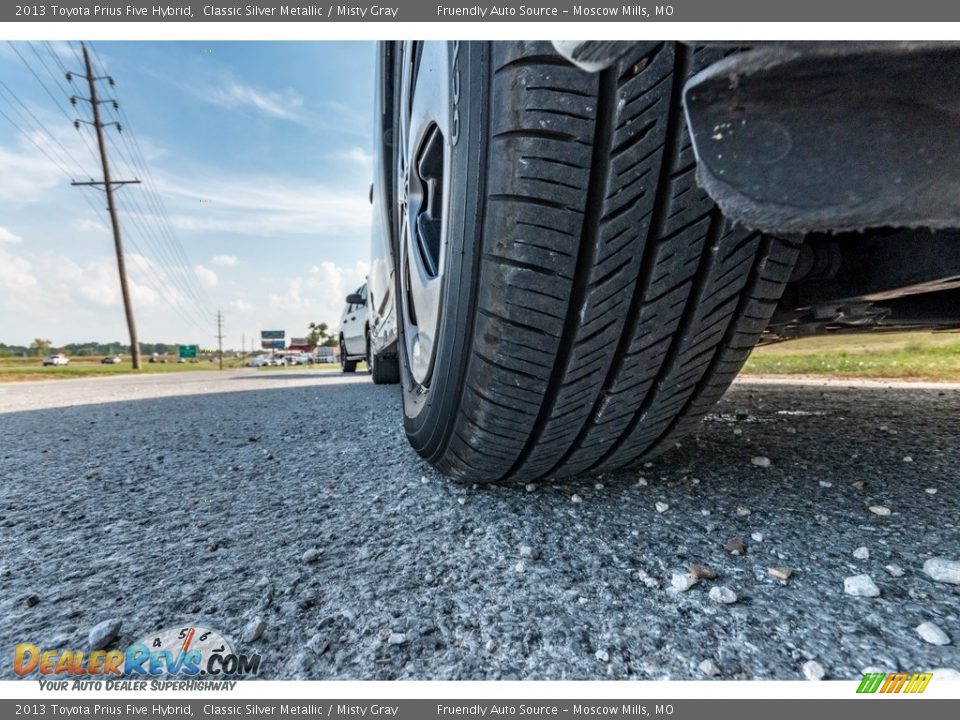 2013 Toyota Prius Five Hybrid Classic Silver Metallic / Misty Gray Photo #11