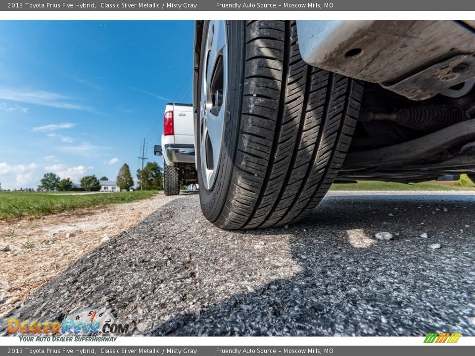 2013 Toyota Prius Five Hybrid Classic Silver Metallic / Misty Gray Photo #15