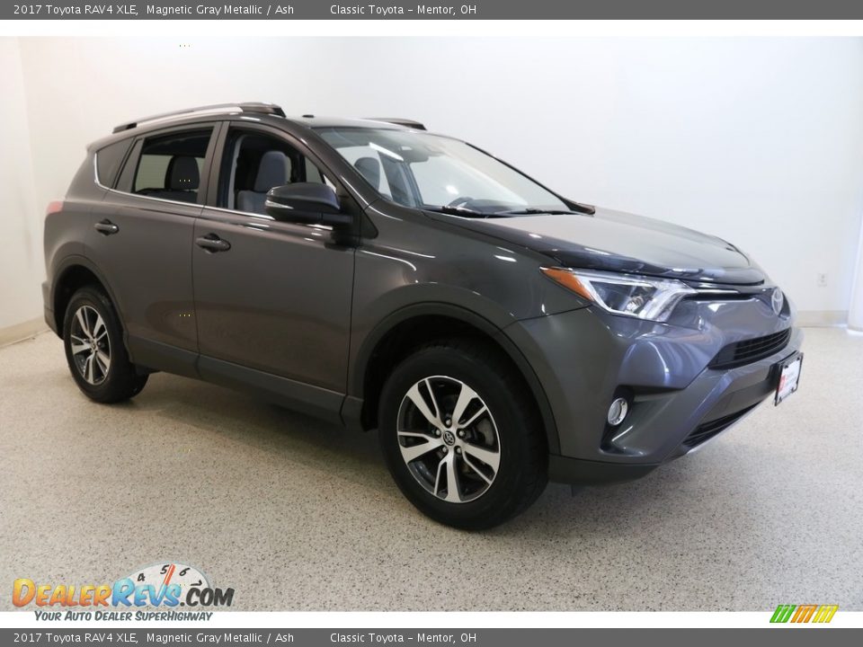 2017 Toyota RAV4 XLE Magnetic Gray Metallic / Ash Photo #1