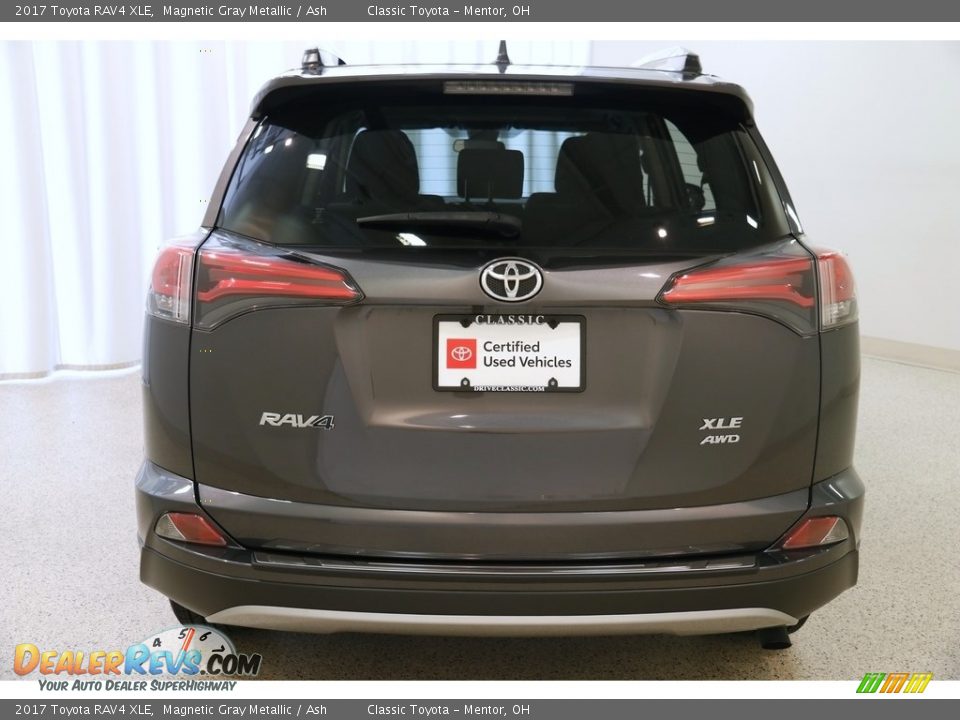 2017 Toyota RAV4 XLE Magnetic Gray Metallic / Ash Photo #18