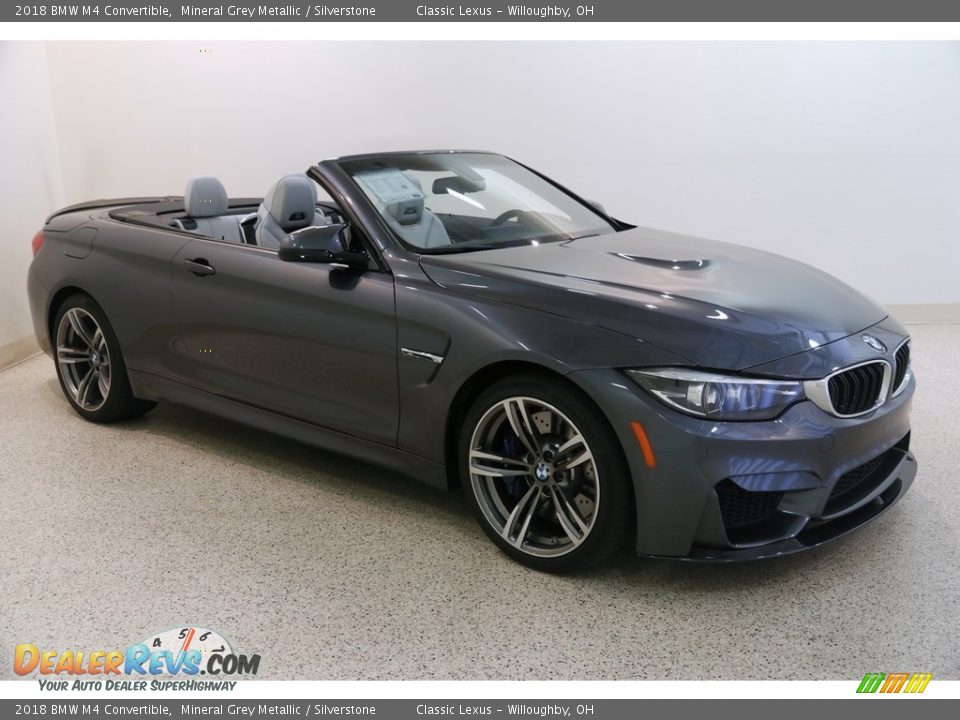 Front 3/4 View of 2018 BMW M4 Convertible Photo #1