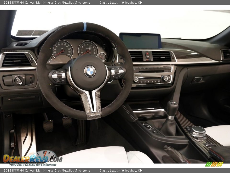 Dashboard of 2018 BMW M4 Convertible Photo #8
