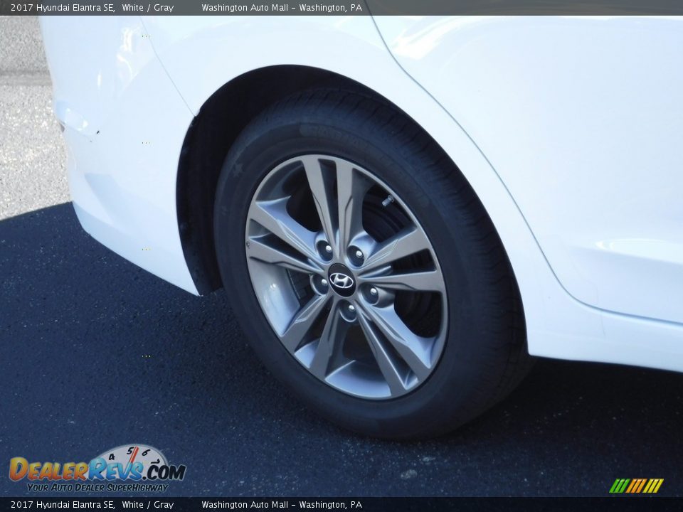 2017 Hyundai Elantra SE White / Gray Photo #3