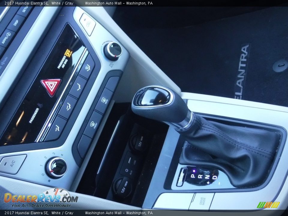 2017 Hyundai Elantra SE White / Gray Photo #16