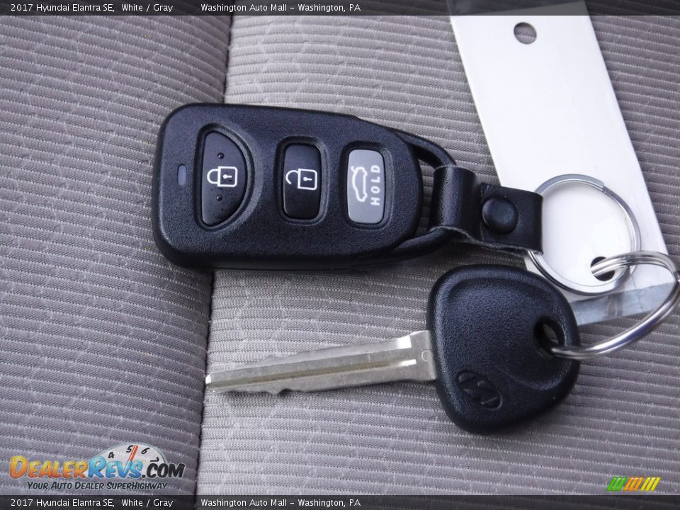 2017 Hyundai Elantra SE White / Gray Photo #21