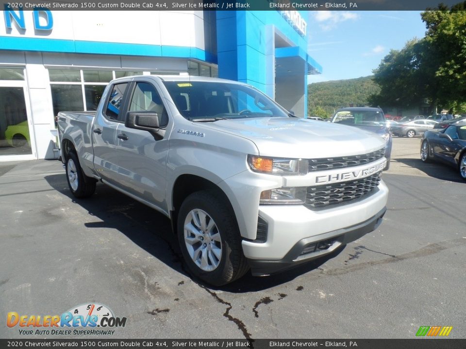 2020 Chevrolet Silverado 1500 Custom Double Cab 4x4 Silver Ice Metallic / Jet Black Photo #4