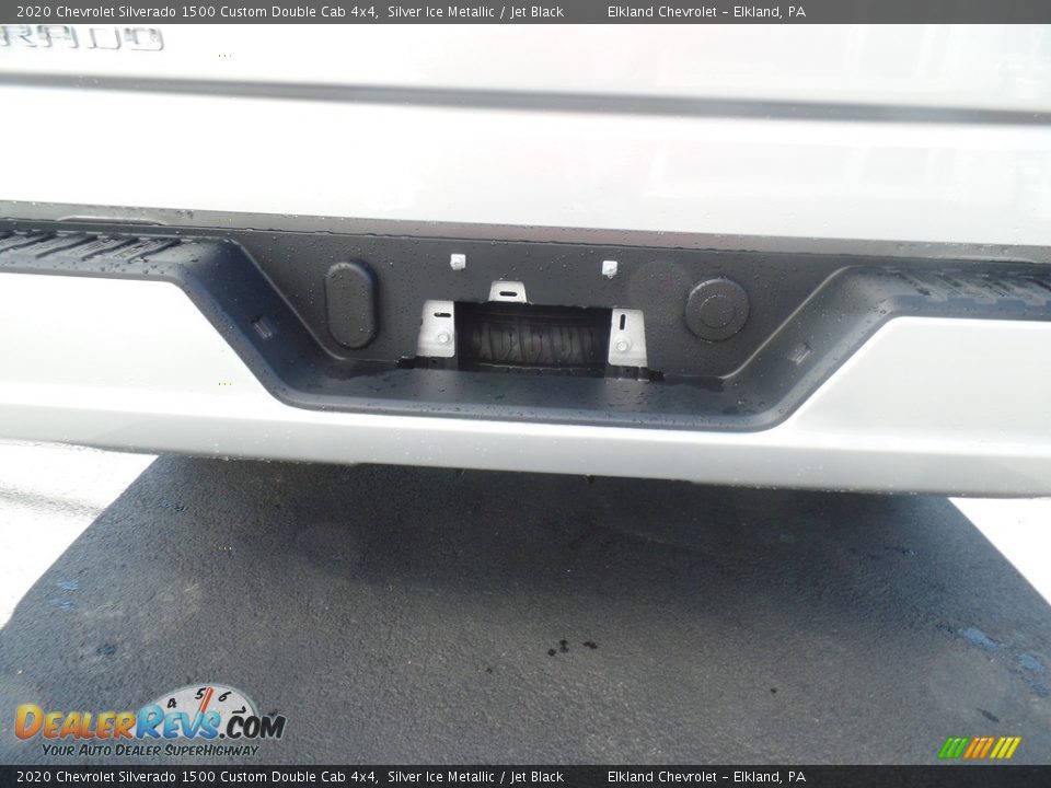 2020 Chevrolet Silverado 1500 Custom Double Cab 4x4 Silver Ice Metallic / Jet Black Photo #11